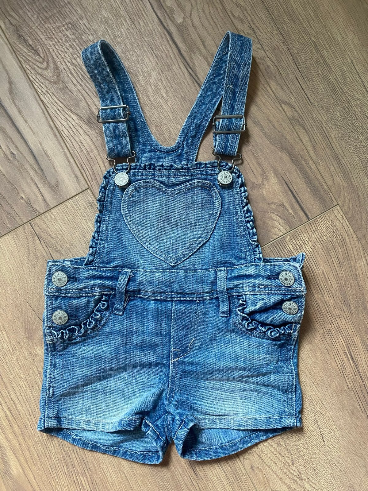 Leuke korte spijker tuinbroek van H&M, maat 98, Kinderen en Baby's, Ophalen of Verzenden, Zo goed als nieuw, Meisje, Broek