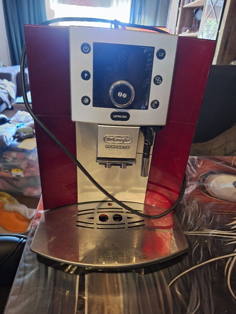 Delonghi perfecto cappuccino, 10 kopjes of meer, Koffiemachine, Zo goed als nieuw, Koffiebonen