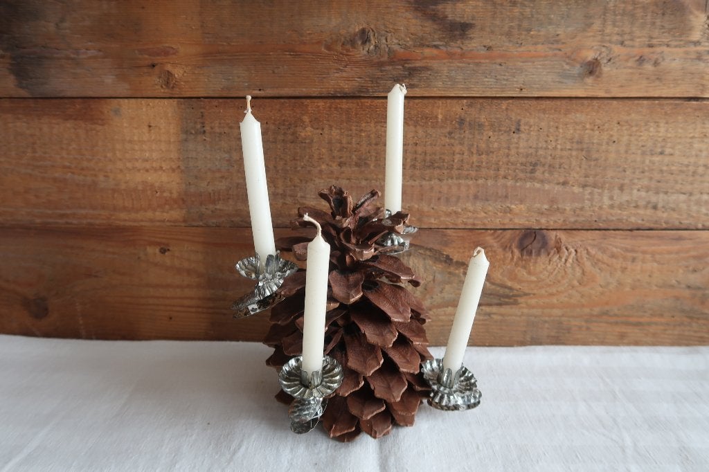Set reuze dennenappel + 4 kaarsjes + 4 oude knijpers kerst, Diversen, Ophalen of Verzenden, Gebruikt
