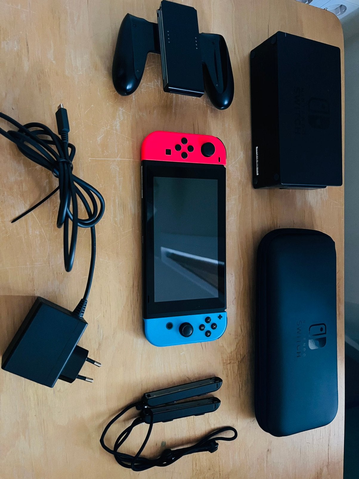 Nintendo Switch, Ophalen of Verzenden, Zo goed als nieuw, Met 2 controllers, Switch Original