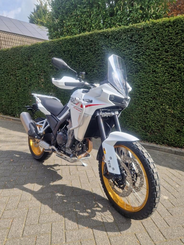 KOVE 450 rally,800 Rally, 800 Pro, 800 GT, Kove, 2 cilinders, Motorrijbewijs A, Bedrijf