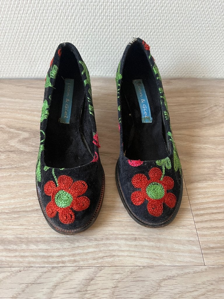 Lien en Giel pumps maat 40, Schoenen met lage hakken, Zwart, Ophalen of Verzenden, Zo goed als nieuw