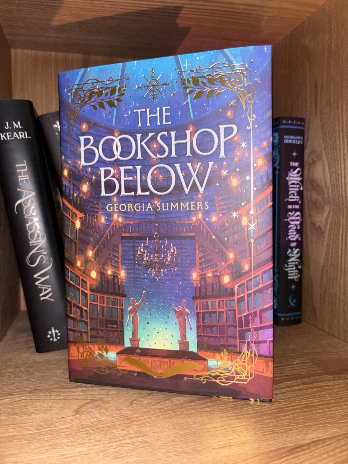 Fairyloot: The Bookshop Below, Georgia Summers, Ophalen of Verzenden, Zo goed als nieuw