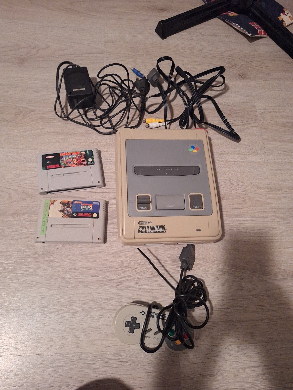 supernintendo met 2 spellen 1 controller, Spelcomputers en Games, Spelcomputers | Nintendo Super NES, Ophalen, Zo goed als nieuw