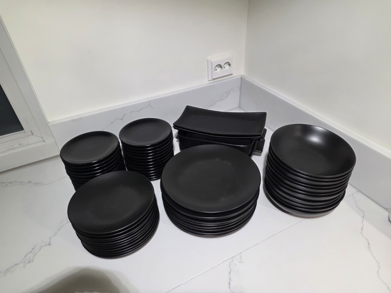 Zwart, London servies., Ophalen