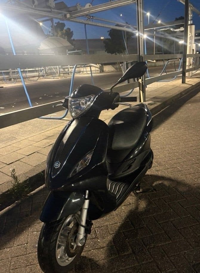 Piaggio Fly Snor Scooter - Goed Blok, Kleine Schade, Fietsen en Brommers, Scooters | Piaggio, Ophalen of Verzenden, Gebruikt, Maximaal 25 km/u