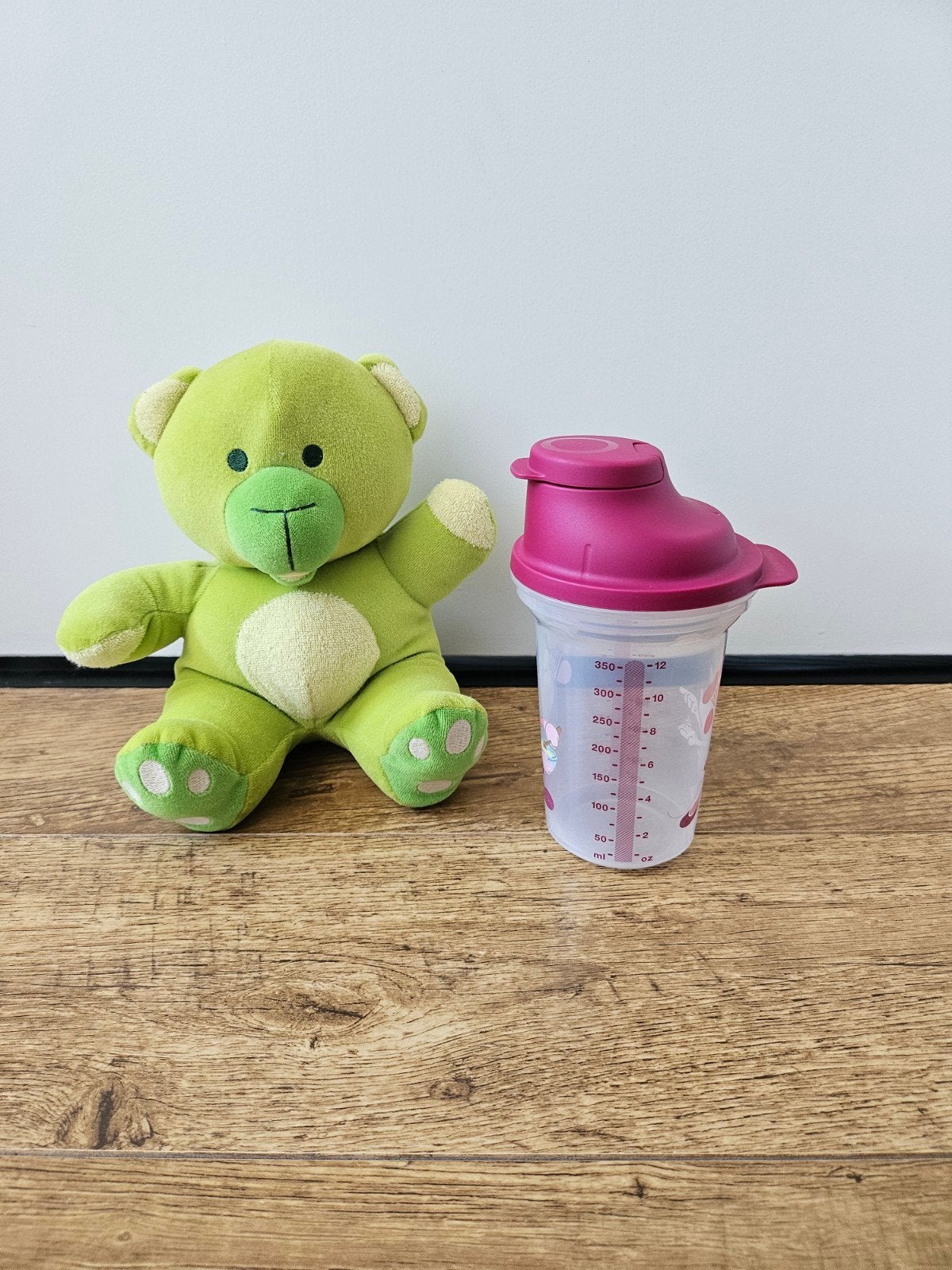 Tupperware nieuwe shaker 350 ml fuchsiaroze Disney, Ophalen of Verzenden, Nieuw, Beker of Kan