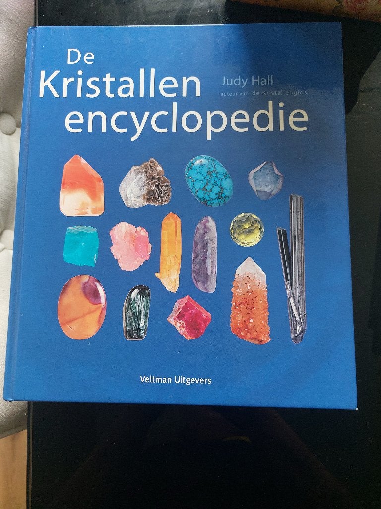 De kristallen encyclopedie, Ophalen