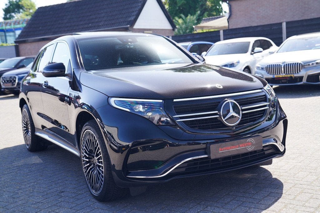 Mercedes-Benz EQC 400 4MATIC AMG Line Premium Plus 80 kWh |C, Auto's, Mercedes-Benz, Zwart, 80 kWh, 1333 min, Zwart
