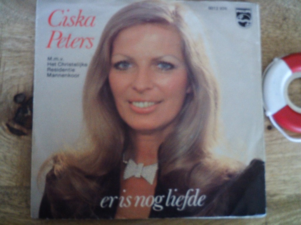 Ciska Peters - Er is nog liefde   14a, 7 inch, Ophalen of Verzenden, Zo goed als nieuw, Fotohoes