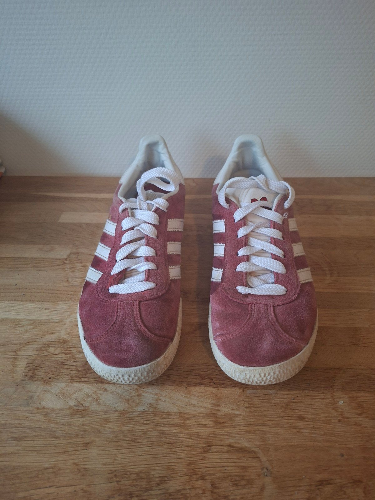 Adidas Gazelle sneakers - Bordeauxrood, Adidas, Ophalen of Verzenden, Sneakers of Gympen, Gedragen