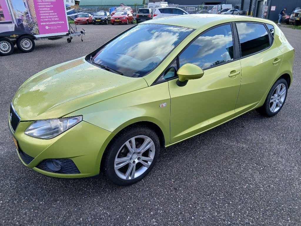 Seat Ibiza 1.6 77KW 5DRS 2010 - Dealer Onderhouden & NAP, Auto's, Voorwielaandrijving, Dealer onderhouden, 40 €/maand, 4 cilinders