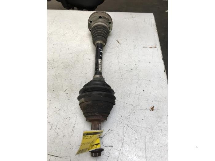 Aandrijfas links-voor van een Volkswagen Scirocco, Gebruikt, -, Volkswagen, -