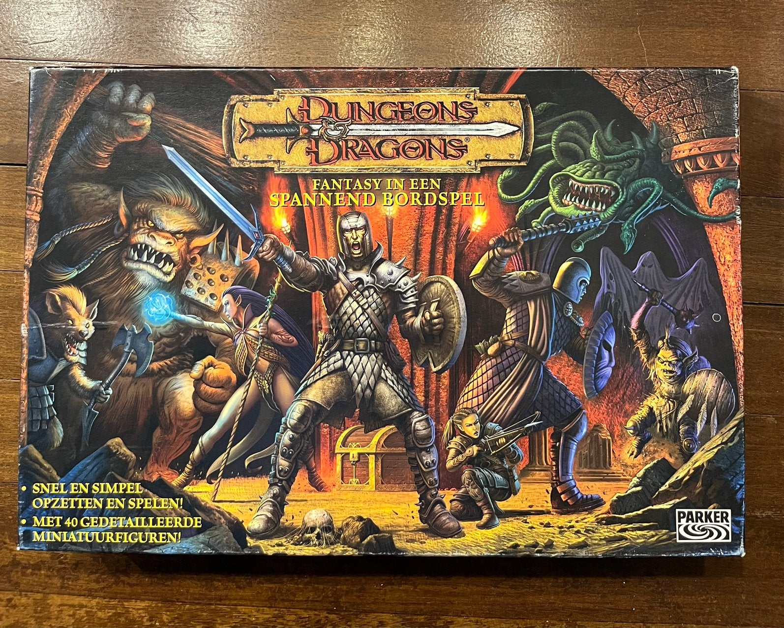 Dungeons and Dragons - € 40, Hobby en Vrije tijd, Gezelschapsspellen | Bordspellen, Ophalen of Verzenden, Zo goed als nieuw