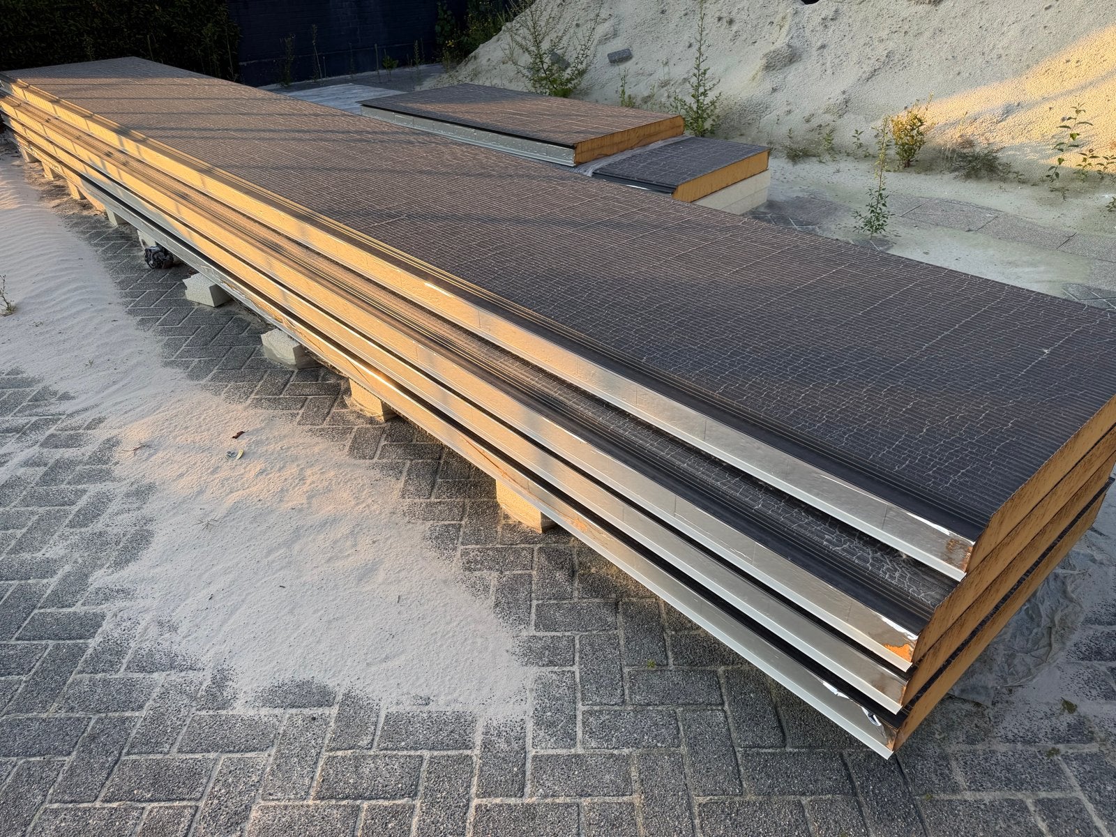 Isolatiepanelen / Sandwichpanelen steenwol ral 7021, Doe-het-zelf en Verbouw, Ophalen, Zo goed als nieuw, Overige materialen, 100 mm of meer