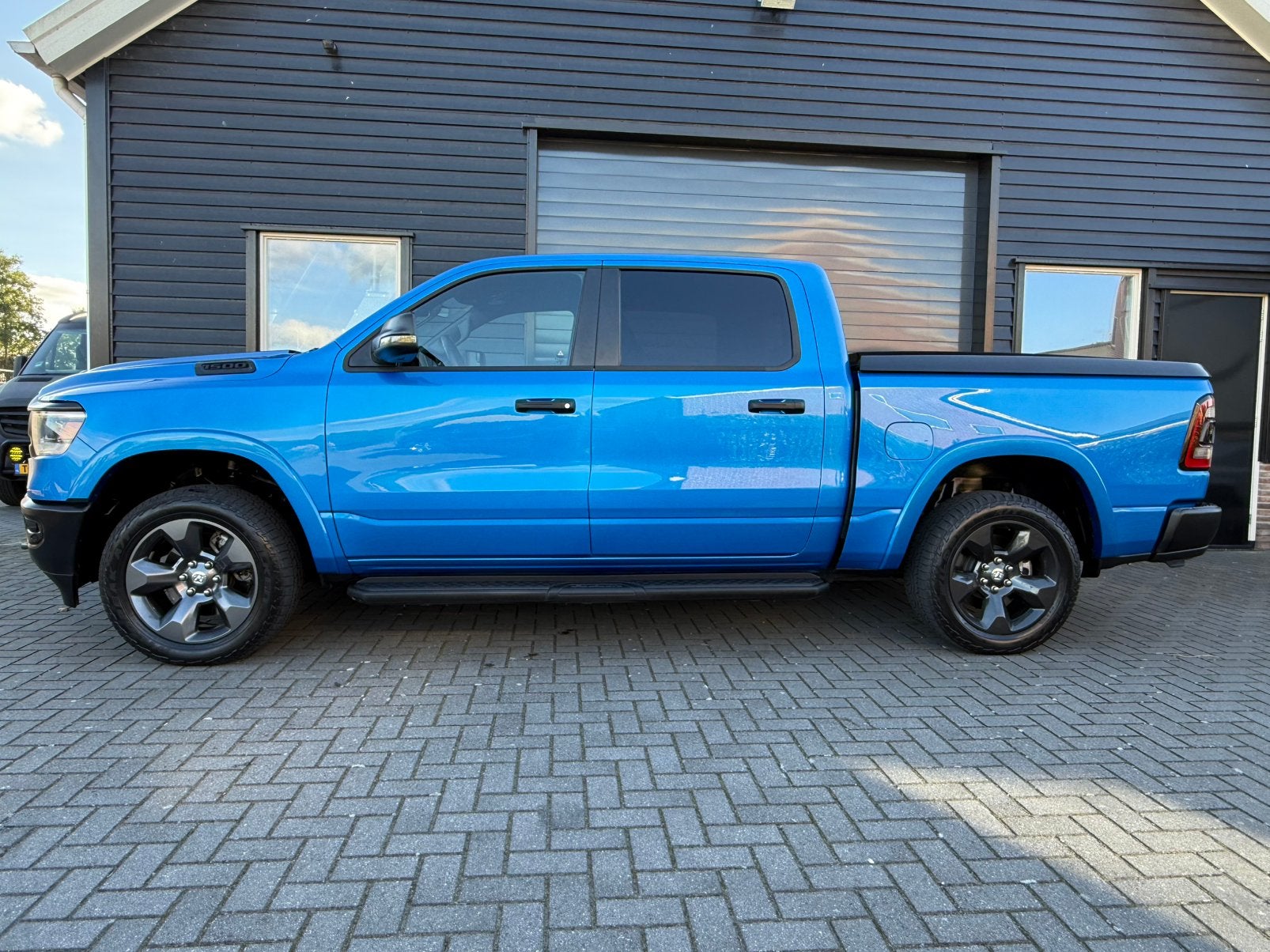 RAM 1500 5.7L V8 Hemi 4x4 1e eigenaar NL nieuw geleverd!!, Auto's, Automaat, 5654 cc, Leder en Stof, Origineel Nederlands