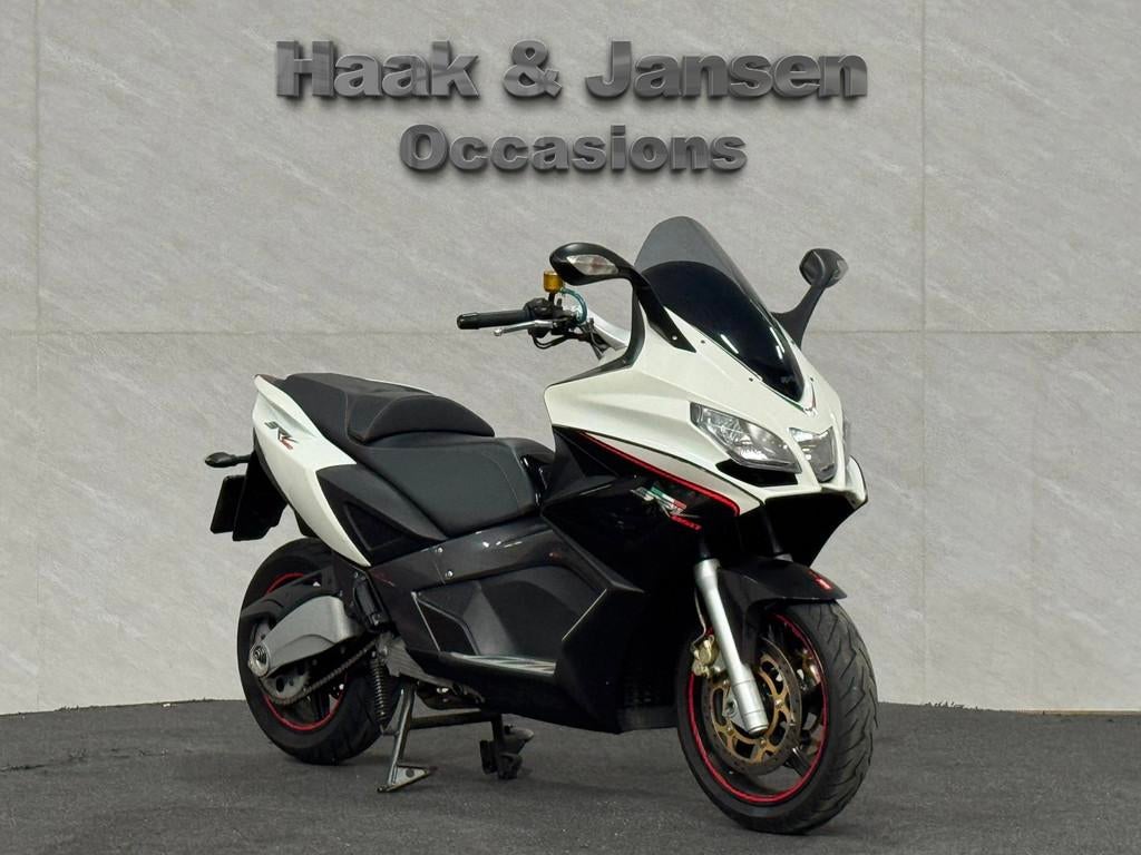 Aprilia Scooter SRV 850 Leovince Lage km-stand, Motoren, Haakenjansen@gmail.com, Scooter, Sportuitlaat, Bedrijf