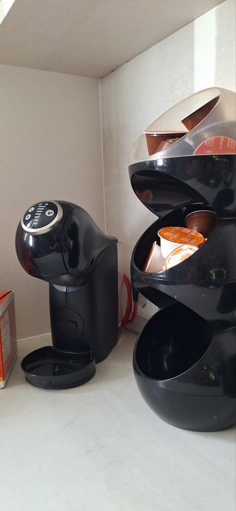 Dolce Gusto koffiezetapparaat met 2 soorten koffie, Ophalen, Gebruikt, Koffiemachine, Koffiepads en cups