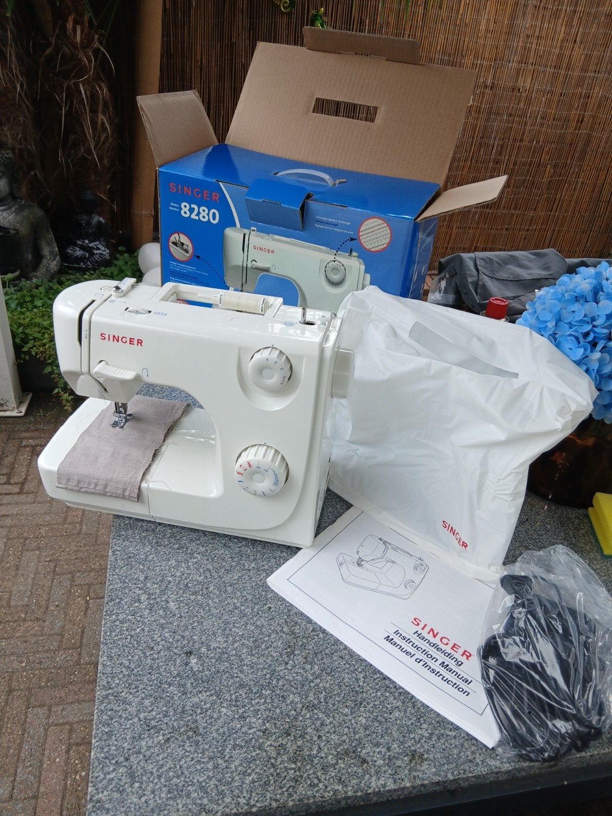 Singer 8280 Naaimachine - Zo goed als nieuw, Hobby en Vrije tijd, Naaimachines en Toebehoren, Ophalen of Verzenden, Zo goed als nieuw