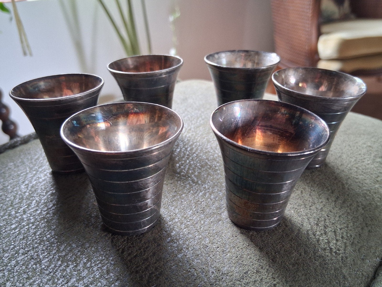 6 Russische Vodka shot glaasjes / bekertjes.
4 cm hoog
4 cm, Verzamelen, Glas en Borrelglaasjes, Ophalen of Verzenden, Gebruikt