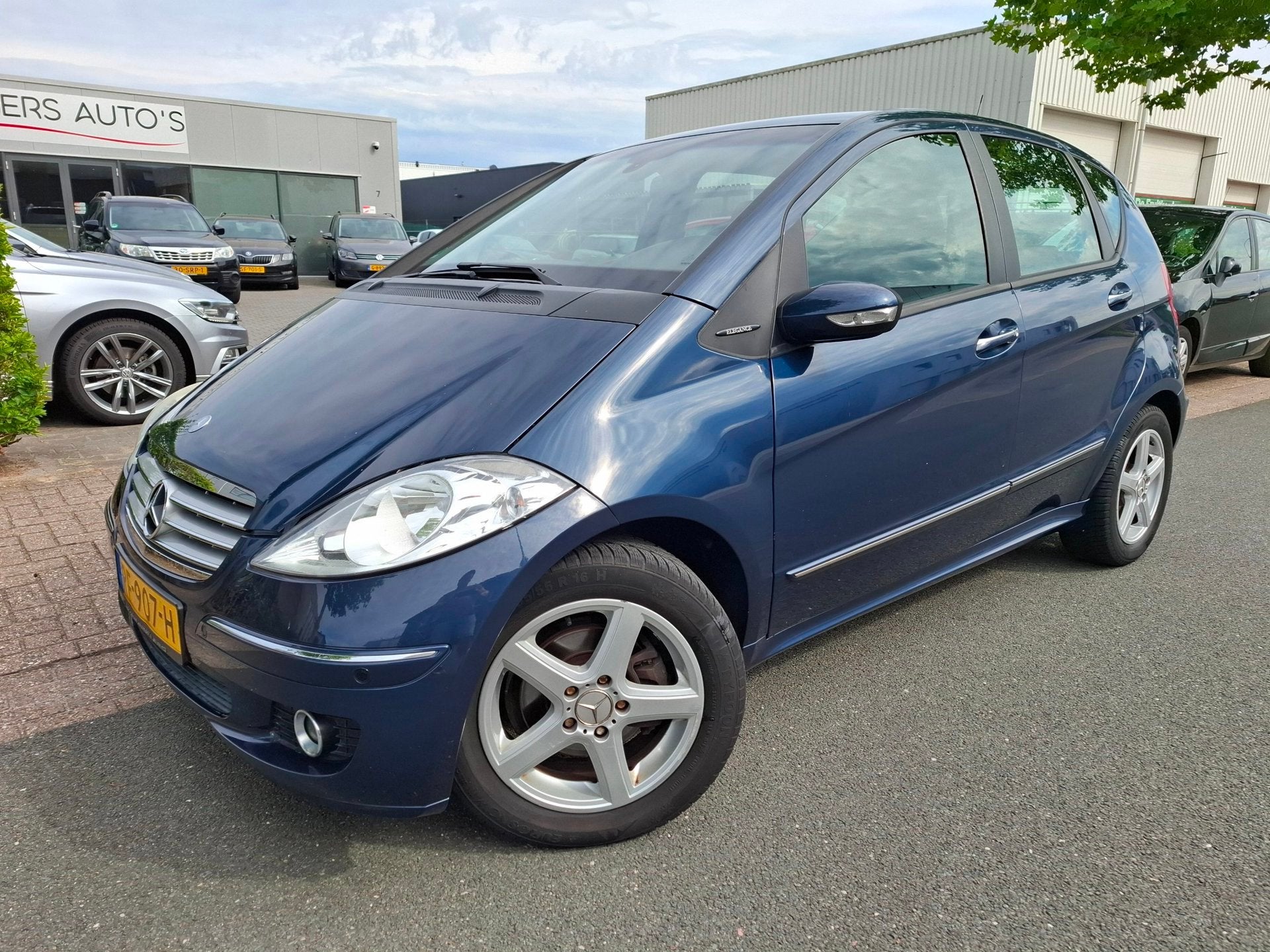 Mercedes-Benz A-klasse 200 Classic AIRCO/CRUISE/NAVI/TREKHAA, Auto's, Voorwielaandrijving, Gebruikt, Zwart, 4 cilinders