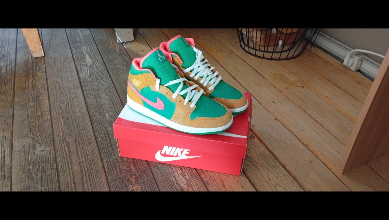 Nike  Air Jordan 1 mid se. Watermelon. Nieuw., Ophalen, Nieuw, Overige kleuren, Nike Air Jordan