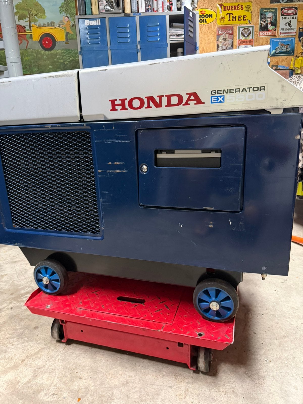 Honda EX5500 geluidsarm aggregaat en EP3300, Ophalen, Zo goed als nieuw, Minder dan 5 kVA, Benzine