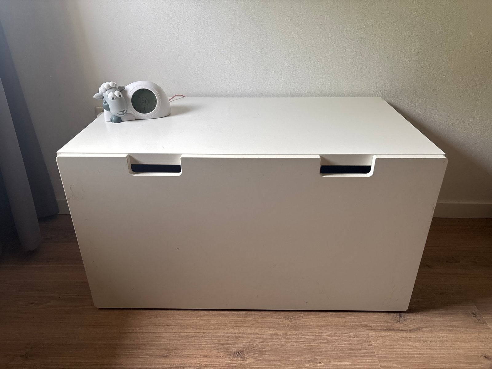 Ikea smastad, bureau/opberg-speelgoedkist met la wit, Ophalen, Gebruikt