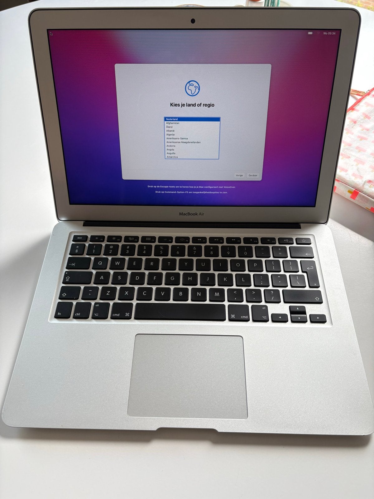 MacBook Air 13-inch (2017) met macOS Monterey, Computers en Software, Apple Macbooks, Ophalen, 256 GB, Qwerty, 8 GB
