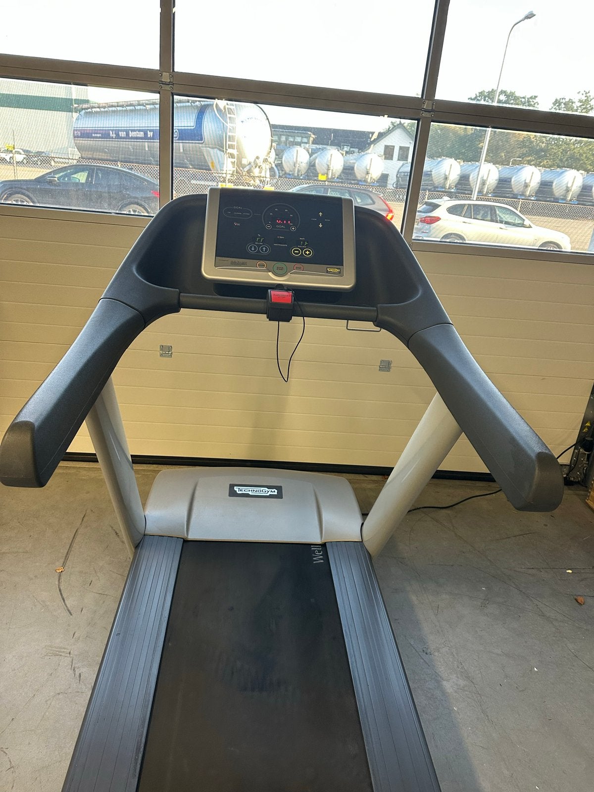 Technogym Run 500 Loopband met LED Scherm, Ophalen of Verzenden, Gebruikt, Benen, Overige typen