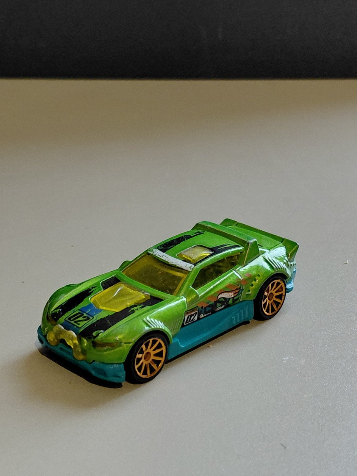 Hot Wheels Green Rally Cat DTX15 Diecast Auto 1:64, Ophalen of Verzenden, Gebruikt