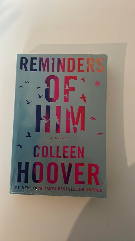 Reminders of him, Ophalen of Verzenden, Zo goed als nieuw