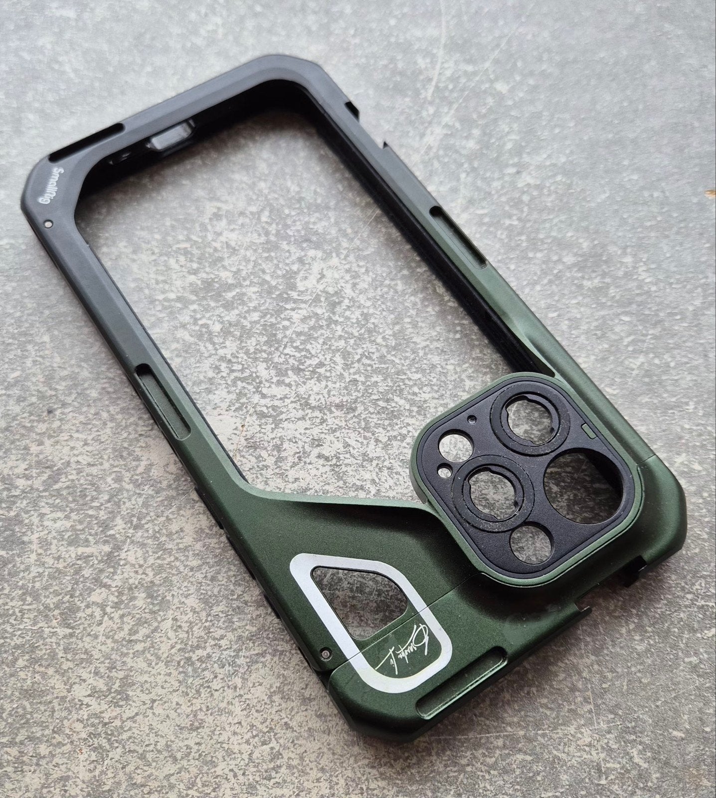 SmallRig x Brandon Li Mobile Video Cage iPhone 15 Pro Max, Ophalen of Verzenden, Gebruikt, IPhone 15 Pro Max, Metaal