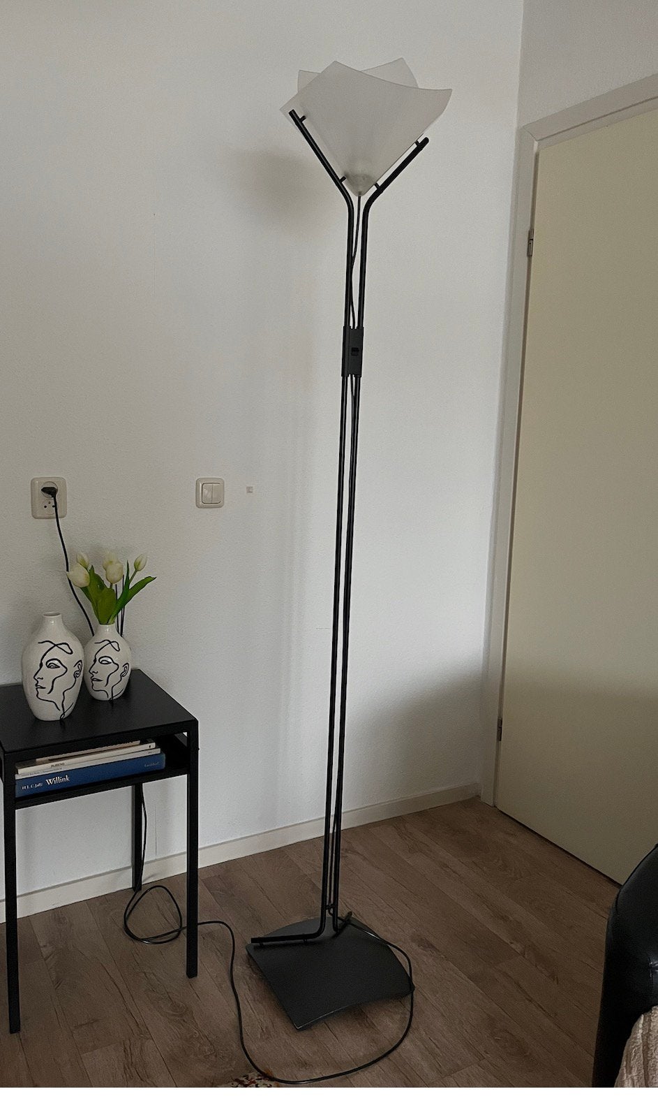 Delphi design vloerlamp, Ophalen