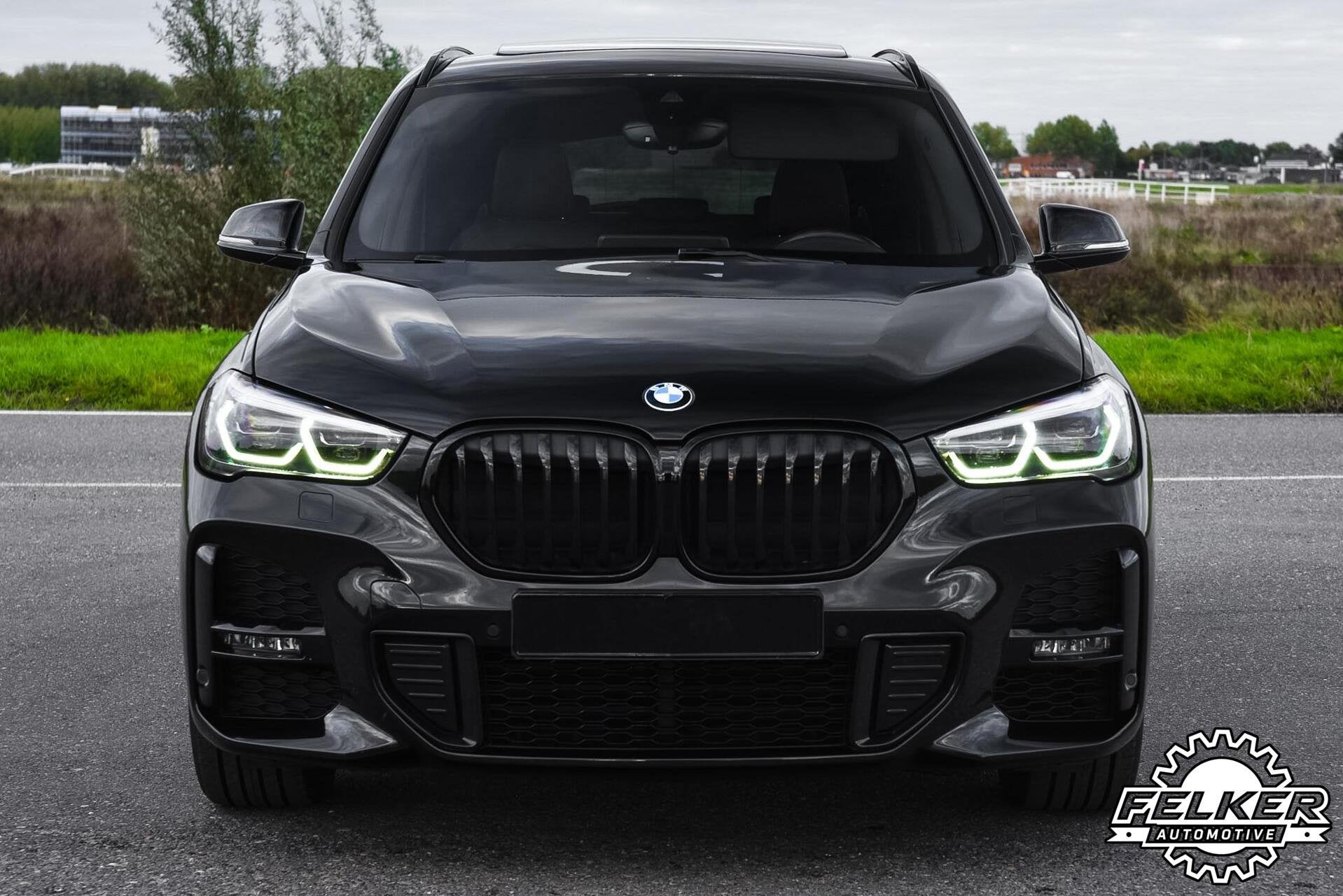BMW X1 xDrive25e M Sport | Pano | HUD | Leder | ACC, Auto's, Zwart, Bedrijf, Vierwielaandrijving, Hybride Elektrisch/Benzine