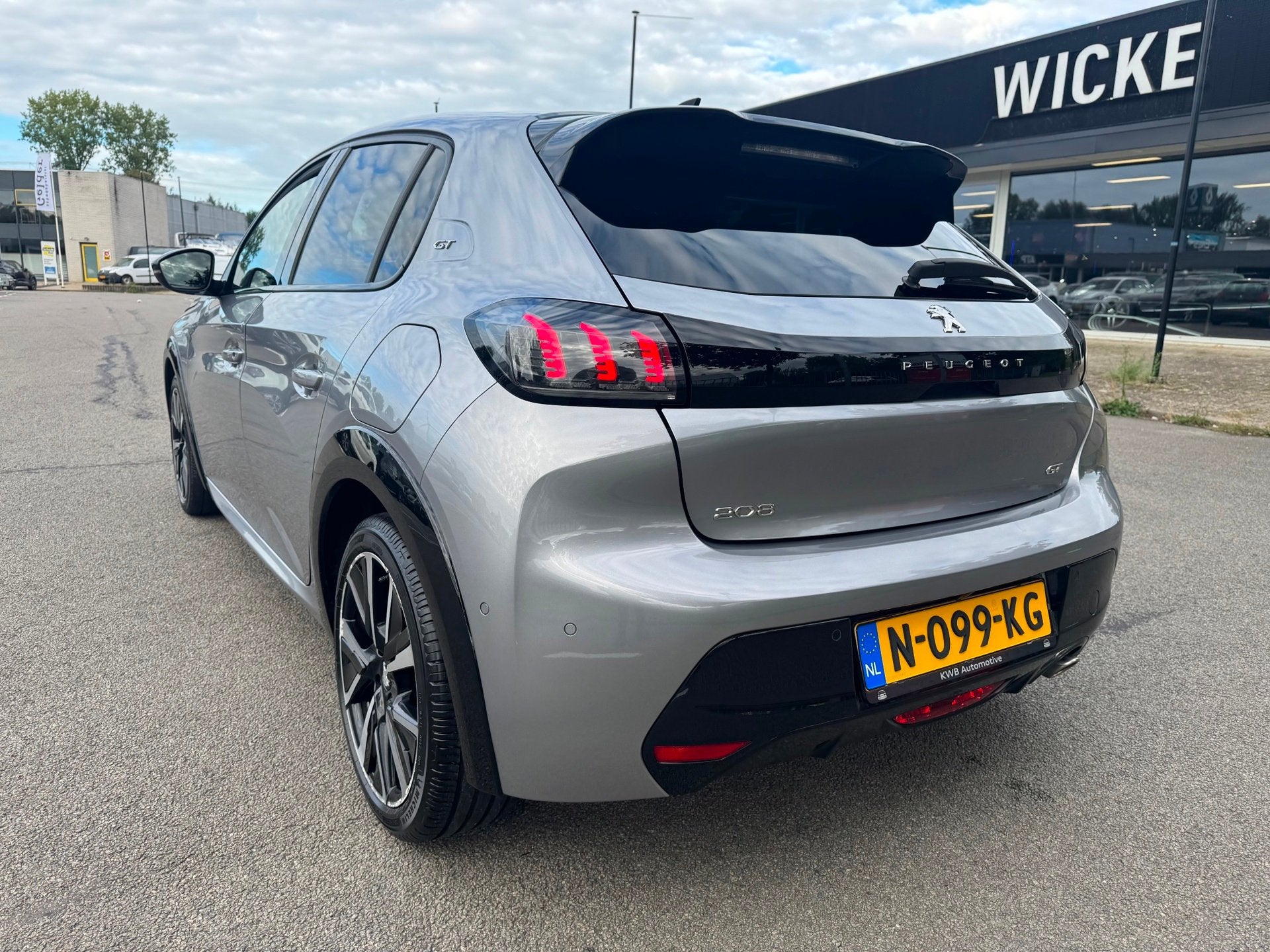 Peugeot 208 1.2 PureTech GT Pack Automaat Pano Leder Camera, 101 pk, Gebruikt, Origineel Nederlands, 3 cilinders