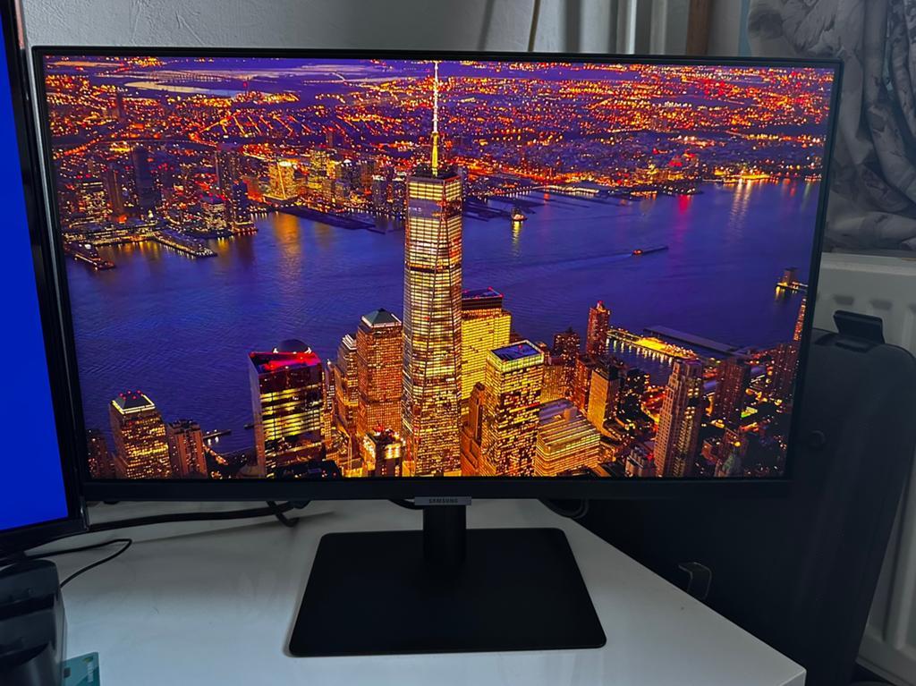 Samsung S24A600UCU 2560x1440 (QUAD HD), Computers en Software, Monitoren, Ophalen, Draaibaar, IPS, Zo goed als nieuw