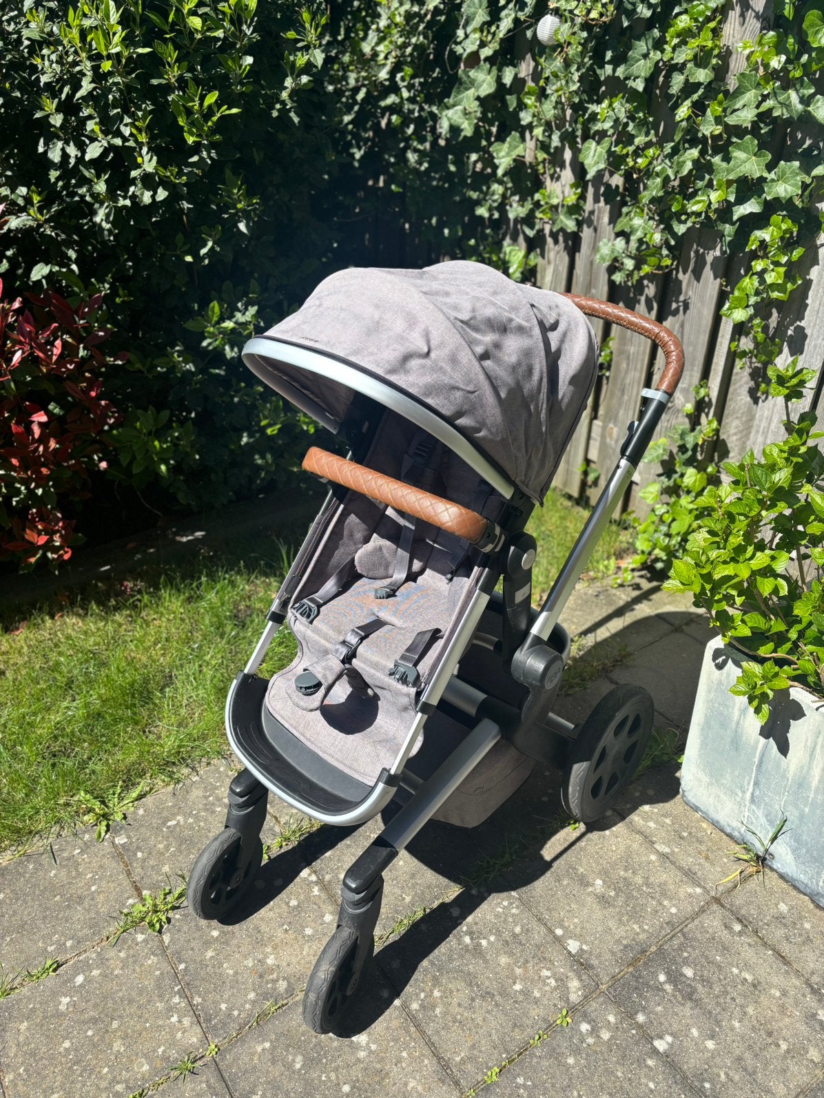 Joolz Day 3 kinderwagen compleet – reiswieg + zitje – grijs, Ophalen, Zo goed als nieuw, Zonnekap