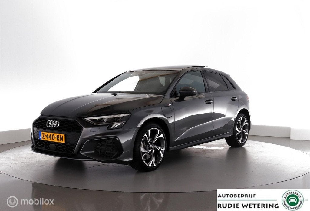 Audi A3 Sportback 40 TFSIe 204PK S-line Advanced edition pan, 1525 kg, Gebruikt, Euro 6, 4 cilinders