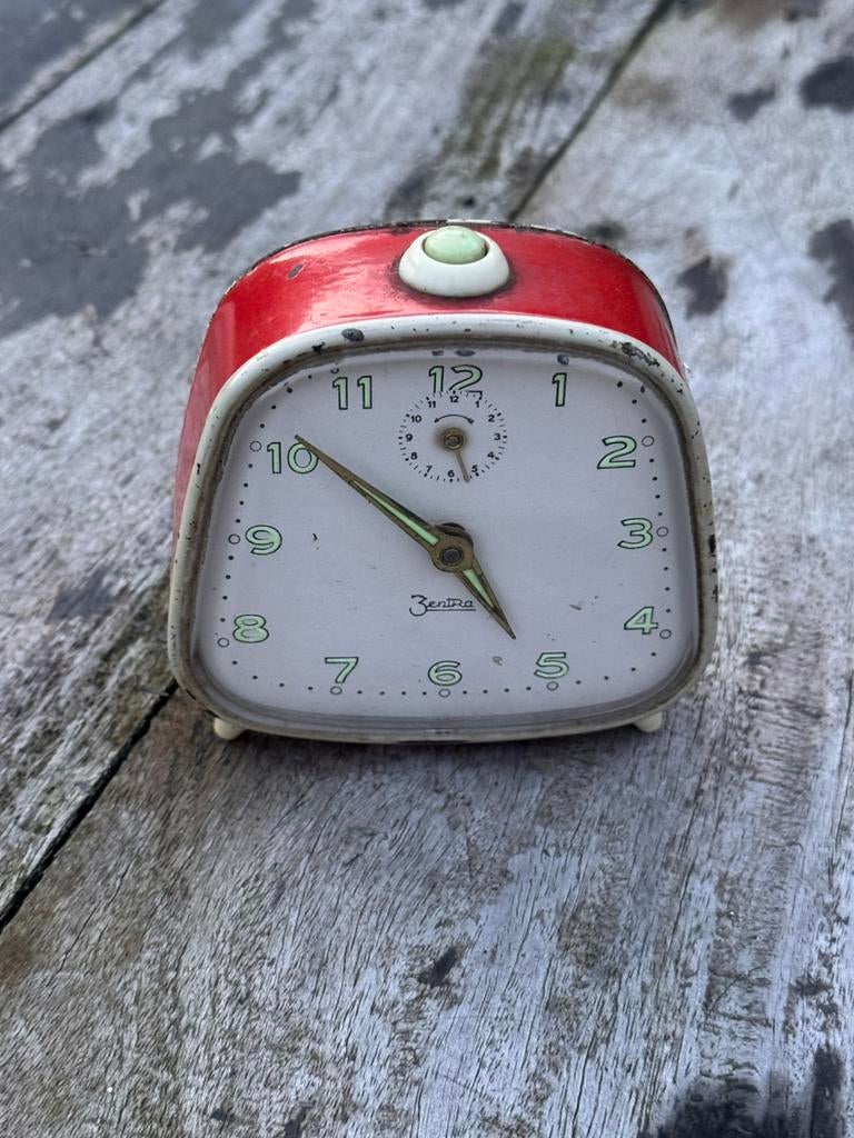 Retro vintage wekker rood, Ophalen of Verzenden, Gebruikt