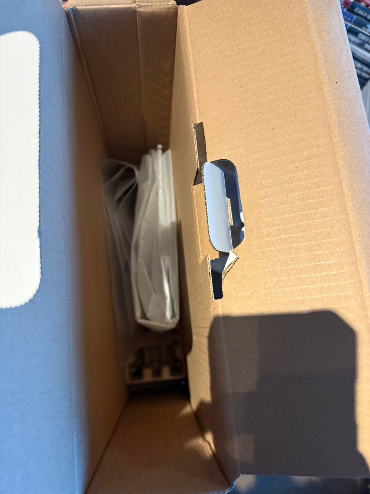 Foto 4 van Boxed PS4 spider man 2 controller bundle