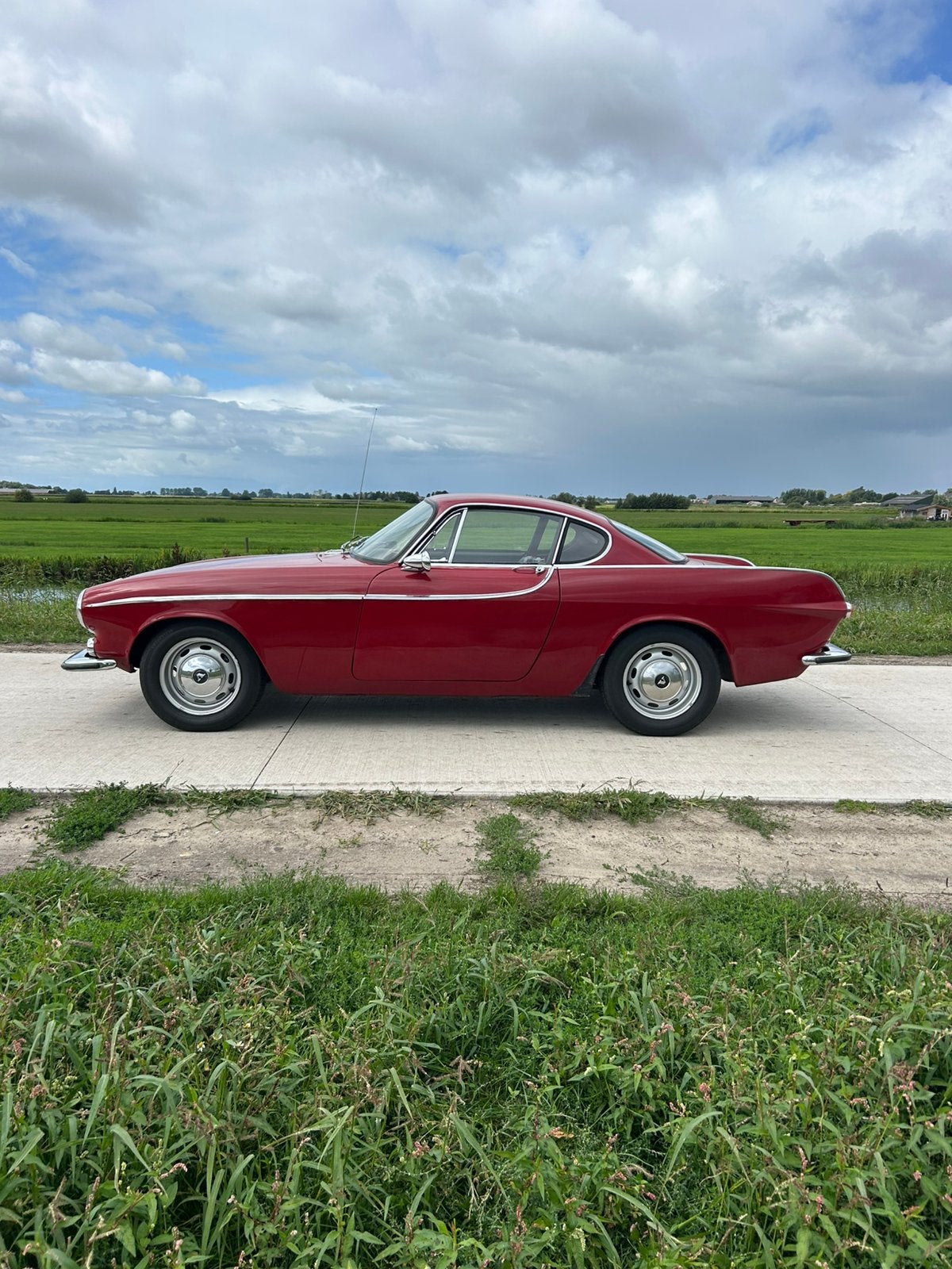 Volvo p1800s 1966, Achterwielaandrijving, Zwart, 103 pk, Handgeschakeld