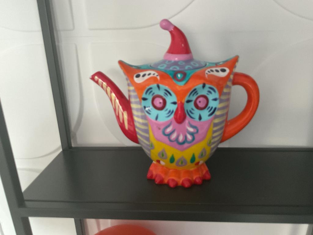 Kleurrijke theepot in uilvorm, Ophalen of Verzenden