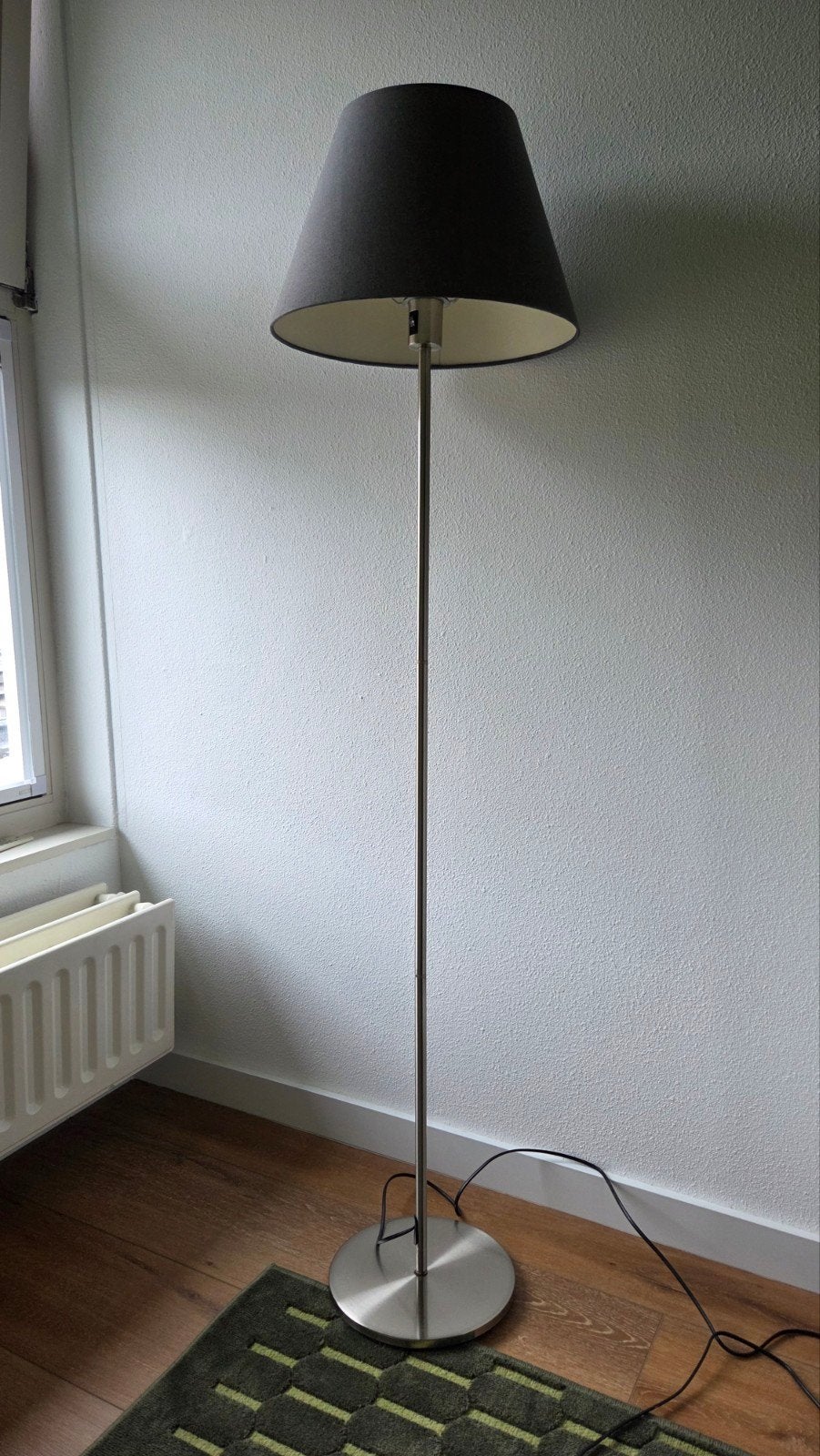 Staande lamp met grijze kap, Ophalen, Gebruikt, E27 (groot), Textiel