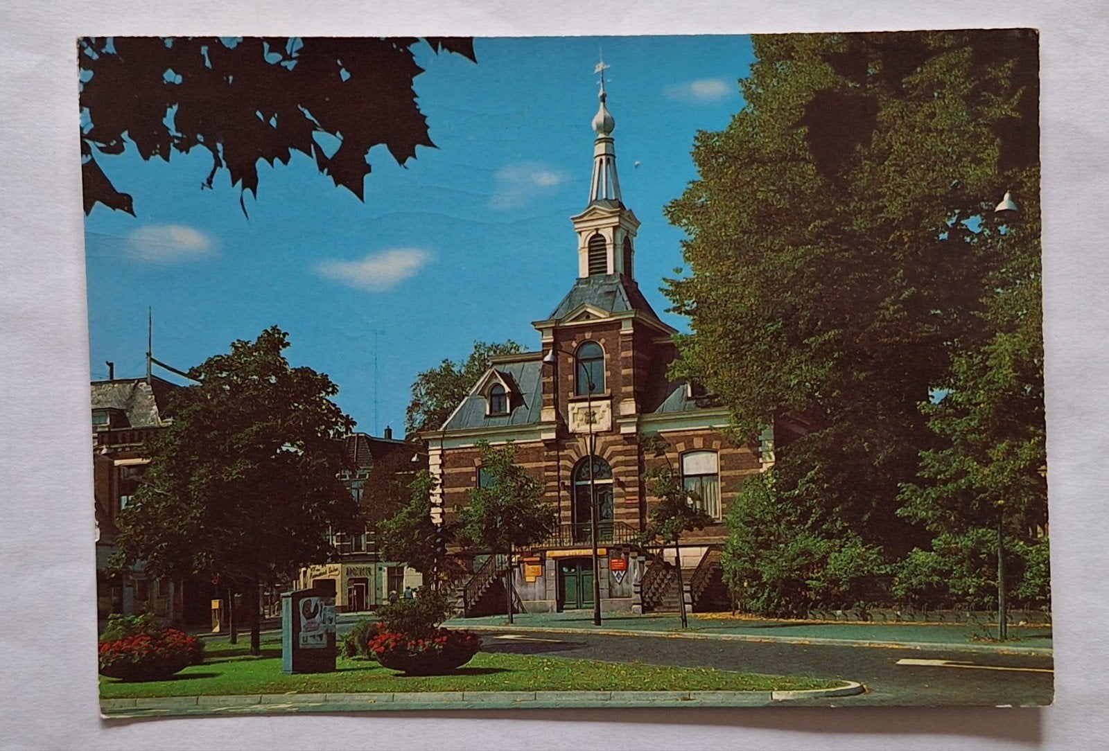 Oude ansichtkaart Hilversum Raadhuis Kerkbrink 6, Ophalen of Verzenden, 1960 tot 1980, Gelopen, Noord-Holland