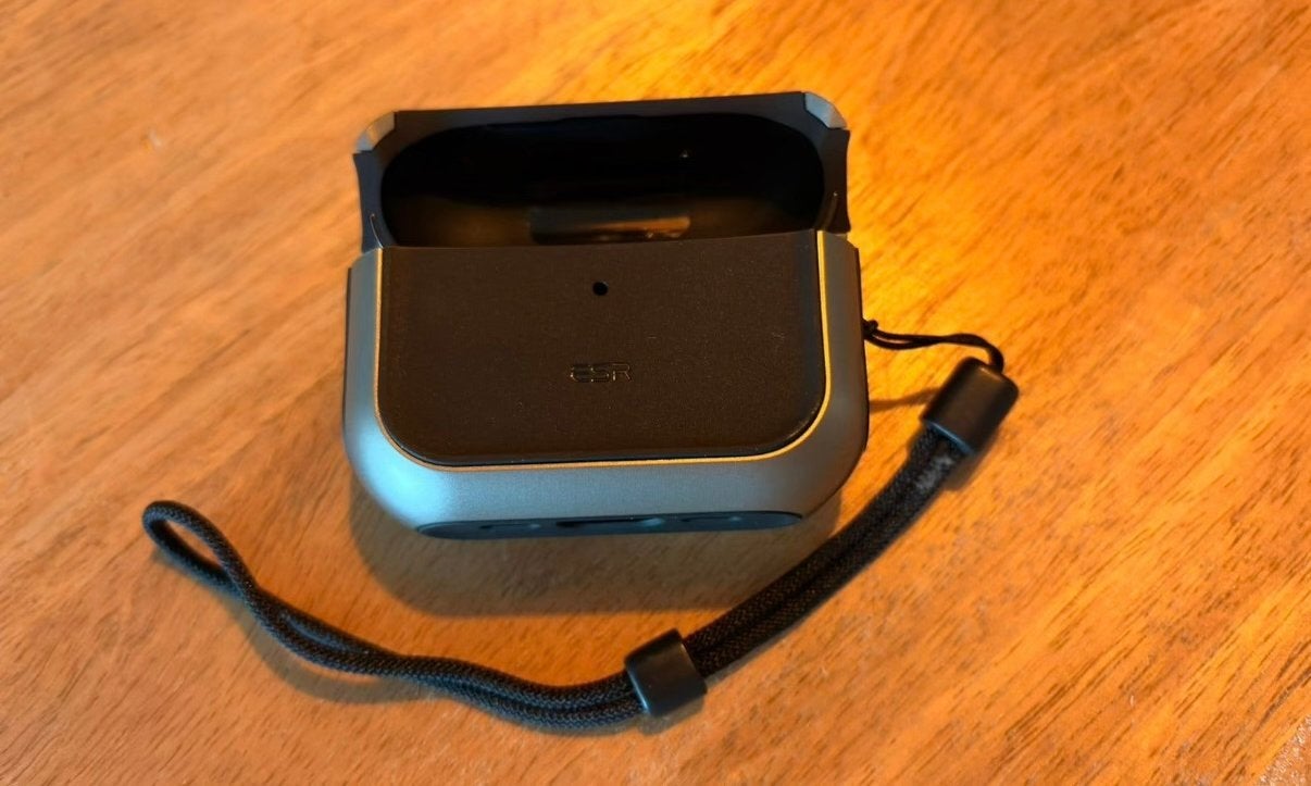 AirPods Pro 3 Beschermhoes - Robuust en Stijlvol, Kunststof, Zwart, ESR, Nieuw