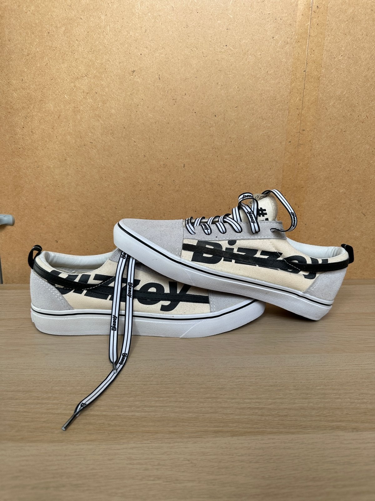 Bizzey sneakers maat 44, Kleding | Heren, Ophalen of Verzenden, Nieuw, Wit, Sneakers of Gympen