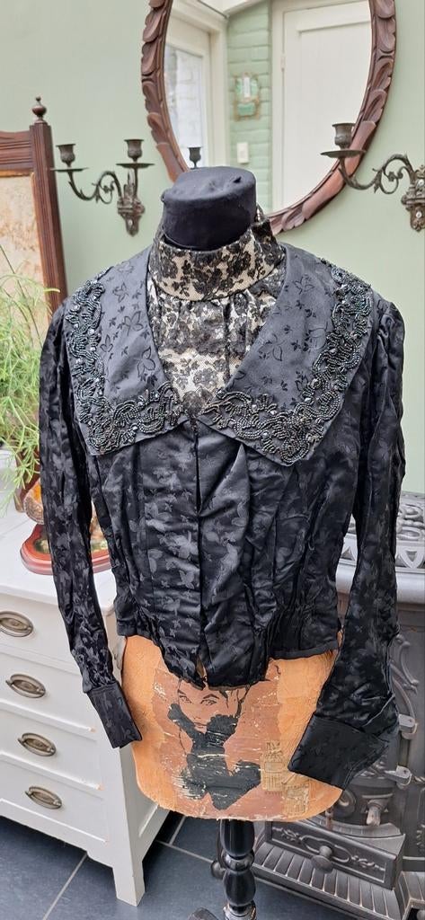 Antieke Victoriaanse bodice c.1880 git steentjes, Antiek en Kunst, Antiek | Kleding en Accessoires, Ophalen of Verzenden