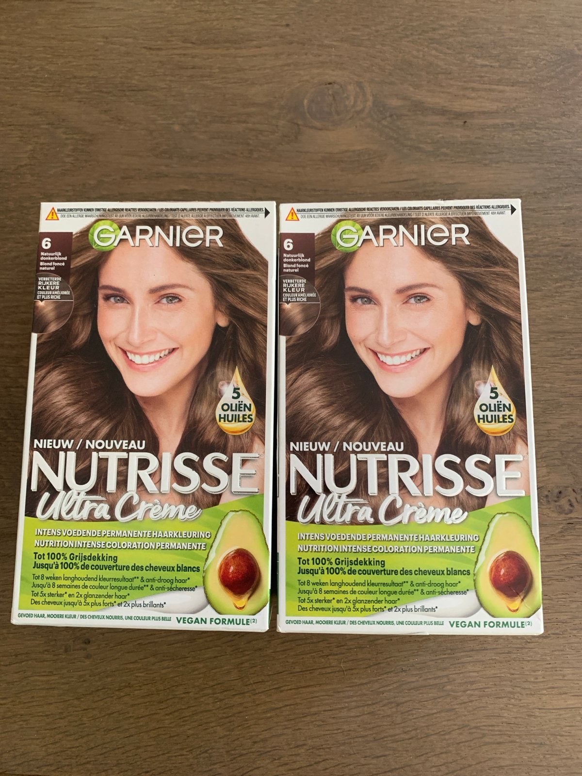 2x Garnier Nutrisse Ultra Crème Haarverf Kleur 6 donkerblond, Ophalen of Verzenden, Nieuw, Overige typen