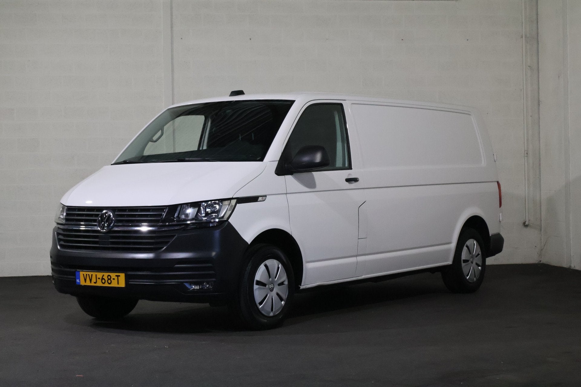 Volkswagen Transporter 2.0 TDI L2 H1 Airco (bj 2023)